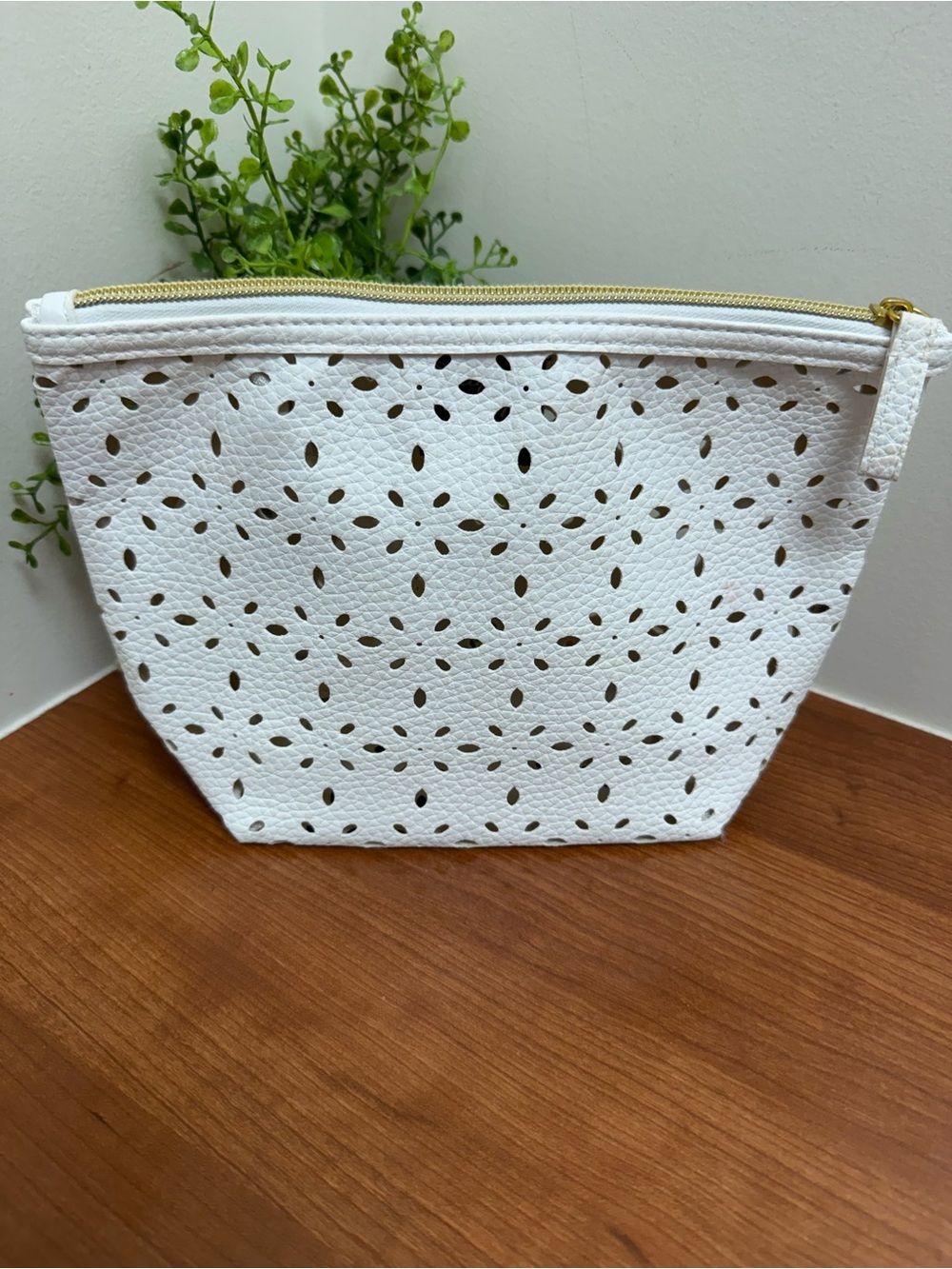 Saks Fifth Avenue White Laser Cut Toiletry Makeup Bag w/ Detachable Mirror